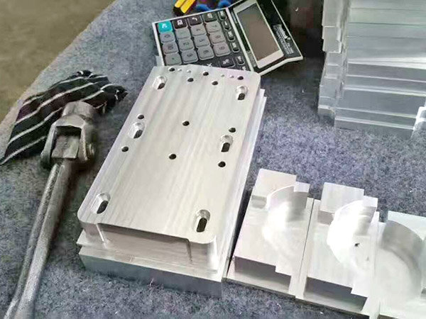 深圳铝合金手板加工厂，加工精度为0.05毫米